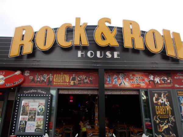 ROCK & ROLL HOUSE BENIDORM SPAIN