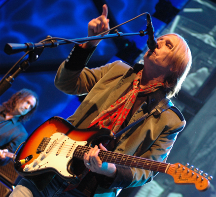 TOM_PETTY_ON_STAGE