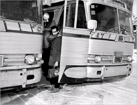 Famous_Lewis_Allen_photo_Buddy_leaving_the_bus.jpg