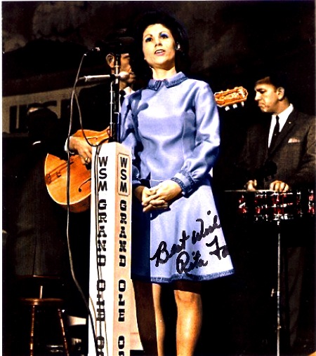 Autograph_Rita_Faye_2010.jpg