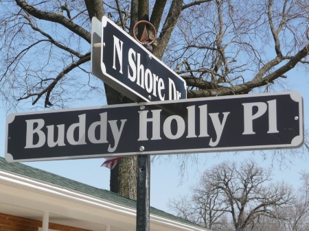 Buddy Holly Pl Zoom