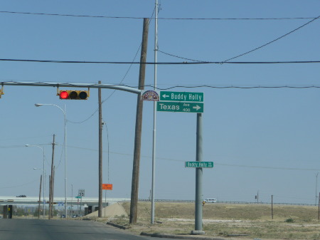 BUDDY_HOLLY_AVE_Lubbock_TX.jpg