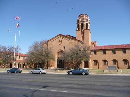 Lubbock_High_School_2009.jpg