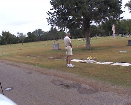 At_Buddy_Holly's_grave_2002.jpg