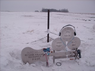 CRASH_SITE_MEMORIAL_2008