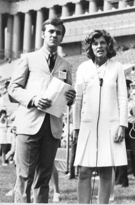 Bob_Hale_and_Eunice_Kennedy_Shriver_at_Founding_of_Special_Olympics_1968.jpg