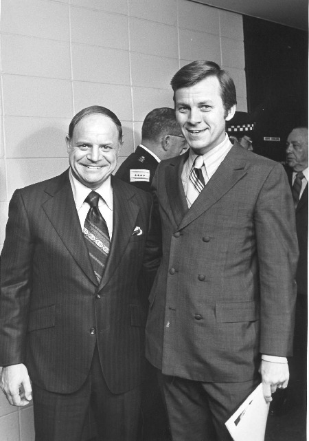 Don_Rickles_Bob_Hale_1982.jpg