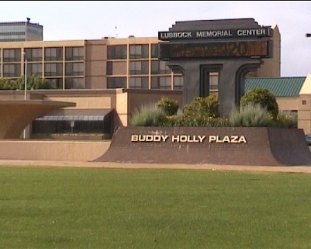 Lubbock:BuddyHollyPlaza.jpg