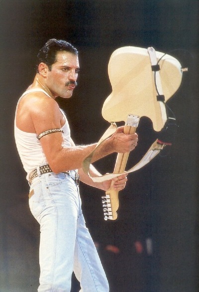 Freddie_guitar.jpg