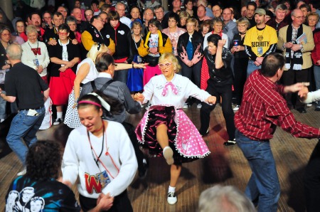 SATURDAY_NIGHT_DANCE_CONTEST_SURF_2010.jpg